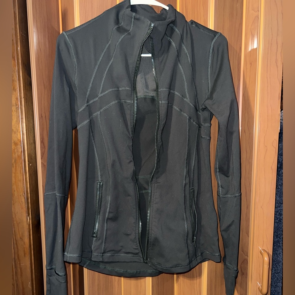 Lululemon Define Jacket- Army Green- Size 10 - Picture 3 of 3